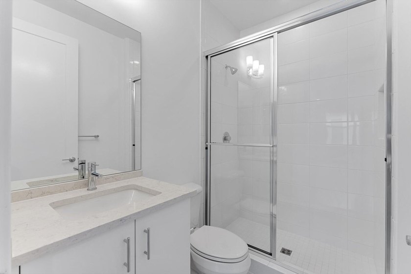 Welcome to Lotus Palm, where luxury meets contemporary living in - photo 38