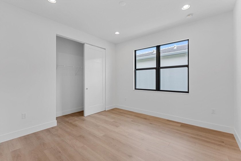Welcome to Lotus Palm, where luxury meets contemporary living in - photo 40