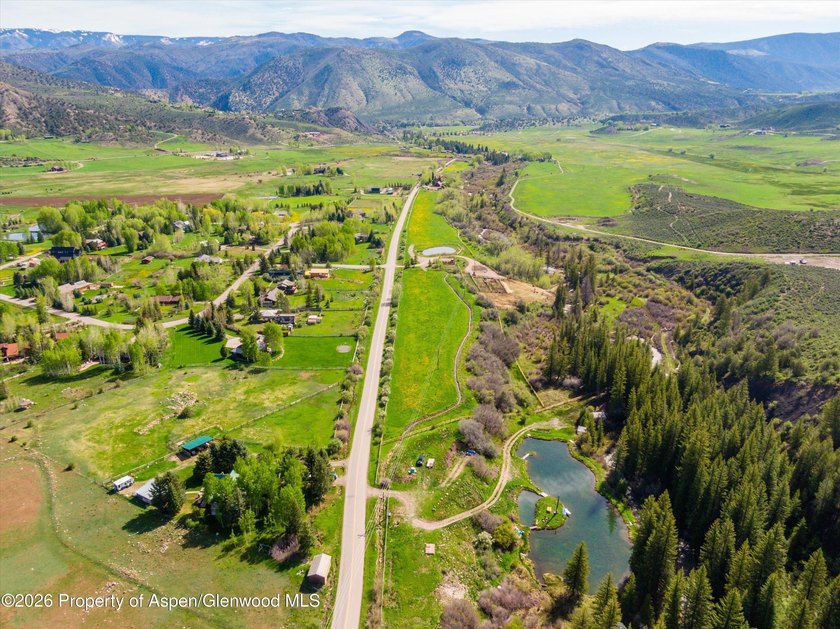 Set in the heart of the Roaring Fork Valley, this extraordinary - photo 44
