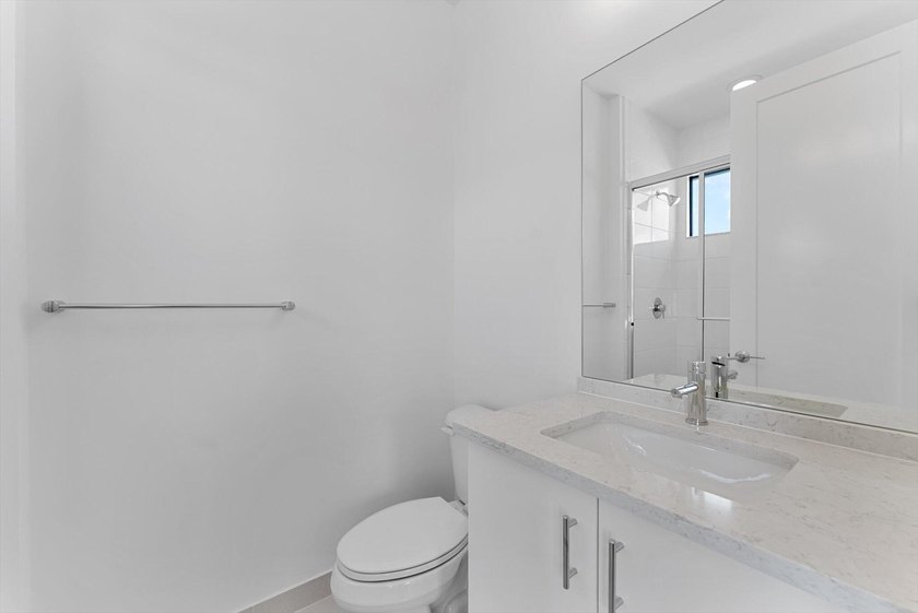 Welcome to Lotus Palm, where luxury meets contemporary living in - photo 44
