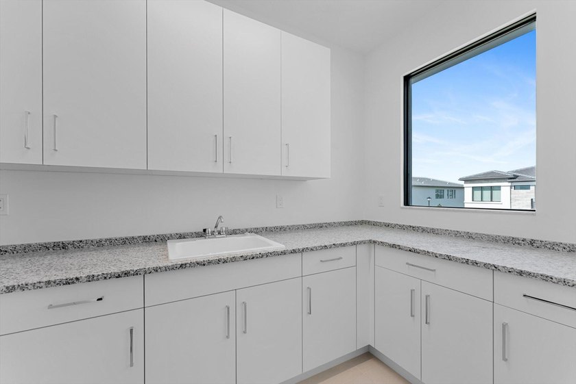 Welcome to Lotus Palm, where luxury meets contemporary living in - photo 46