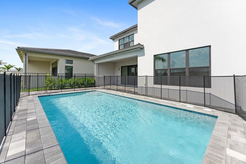 Welcome to Lotus Palm, where luxury meets contemporary living in - photo 49