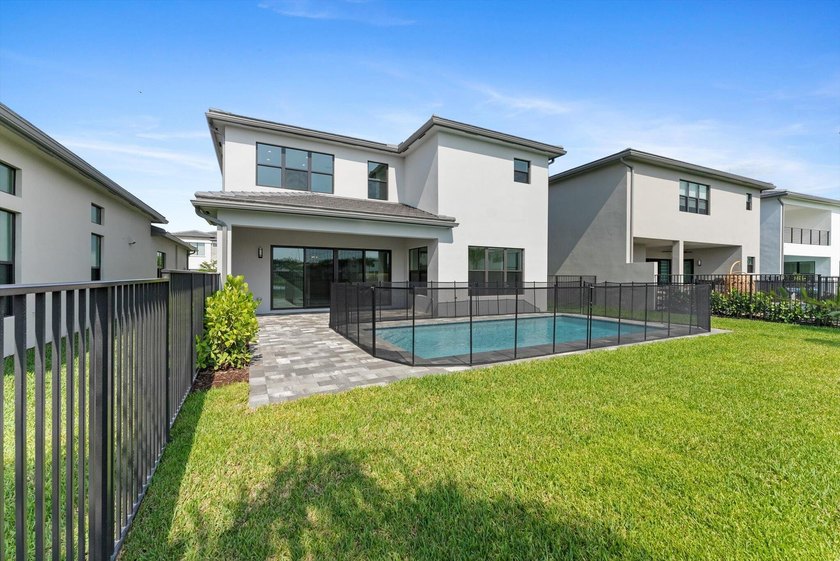 Welcome to Lotus Palm, where luxury meets contemporary living in - photo 50