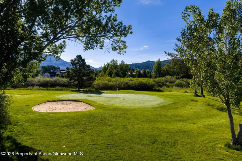 Tucked away on a quiet cul-de-sac backing directly to the golf - photo 32