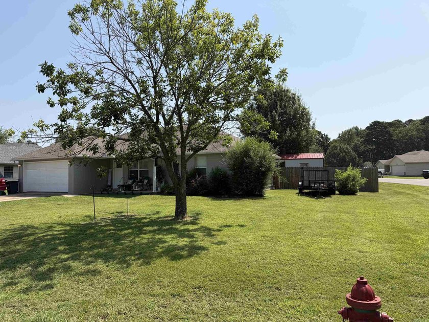 This beautiful home has newer roof, hvac, appliances and hot - photo 3