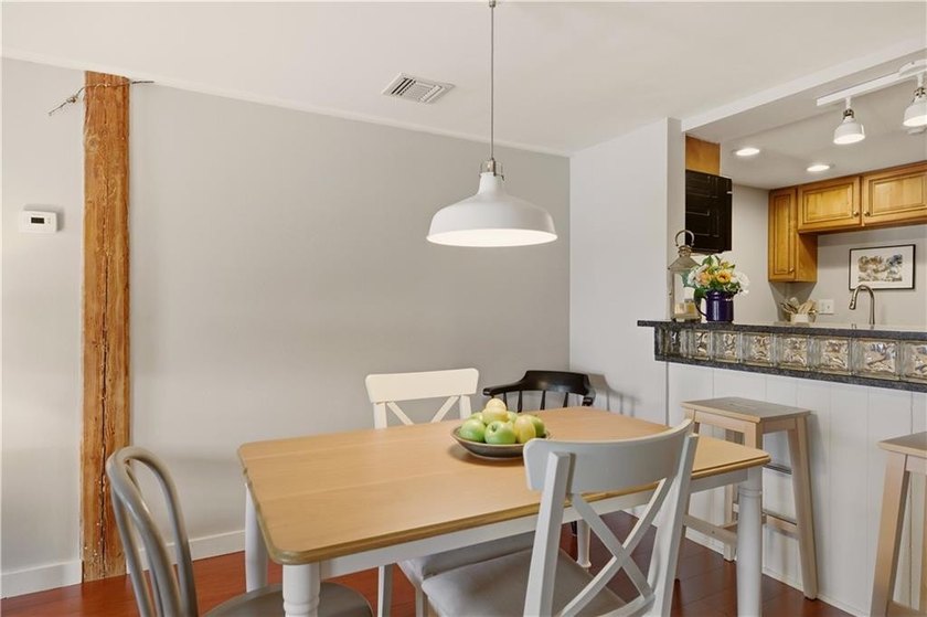 A rare opportunity to own a residence in Hamilton Harbour's - photo 14