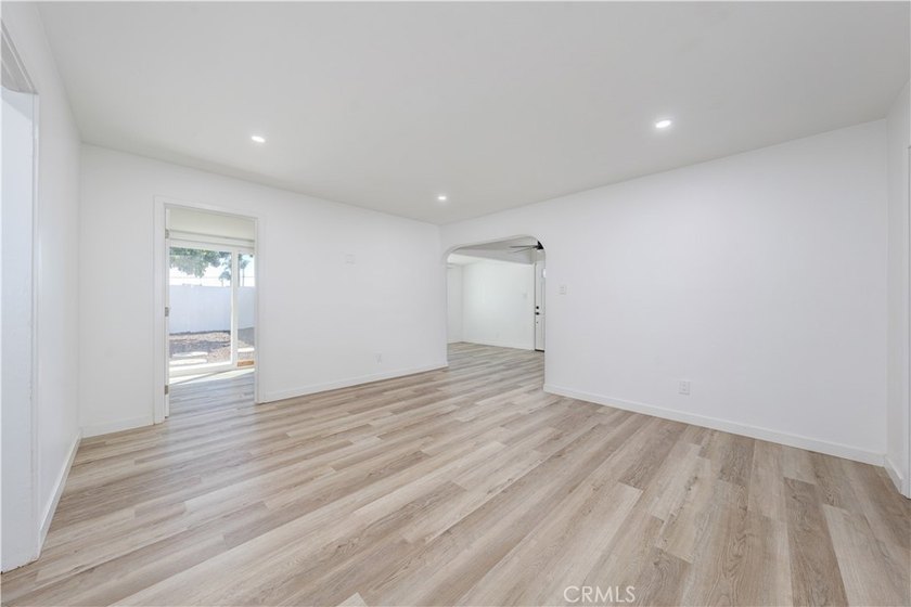 TWO DETACHED RIVERVIEW WEST HOMES ON A 16,010 Sq Ft R1 CORNER - photo 16