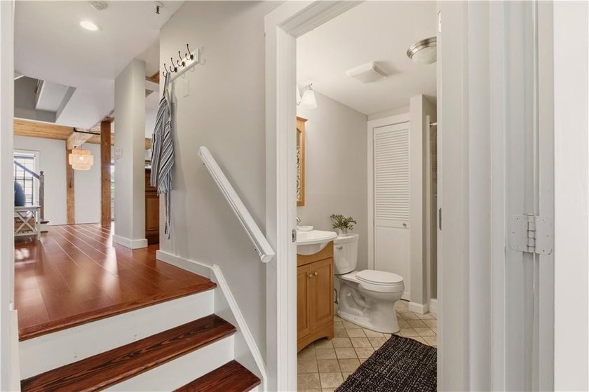 A rare opportunity to own a residence in Hamilton Harbour's - photo 25