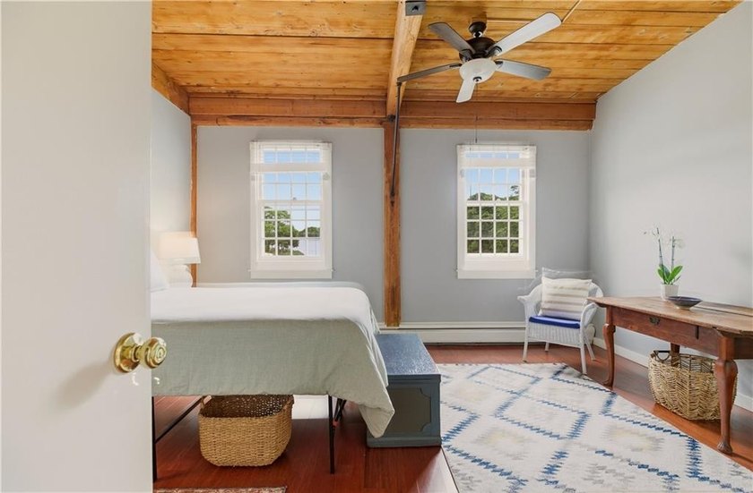 A rare opportunity to own a residence in Hamilton Harbour's - photo 31