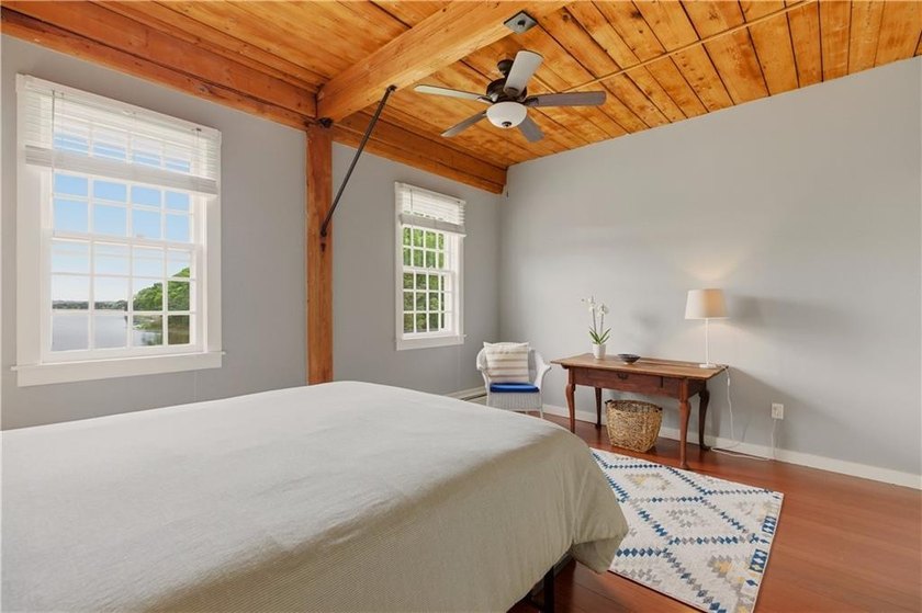 A rare opportunity to own a residence in Hamilton Harbour's - photo 33