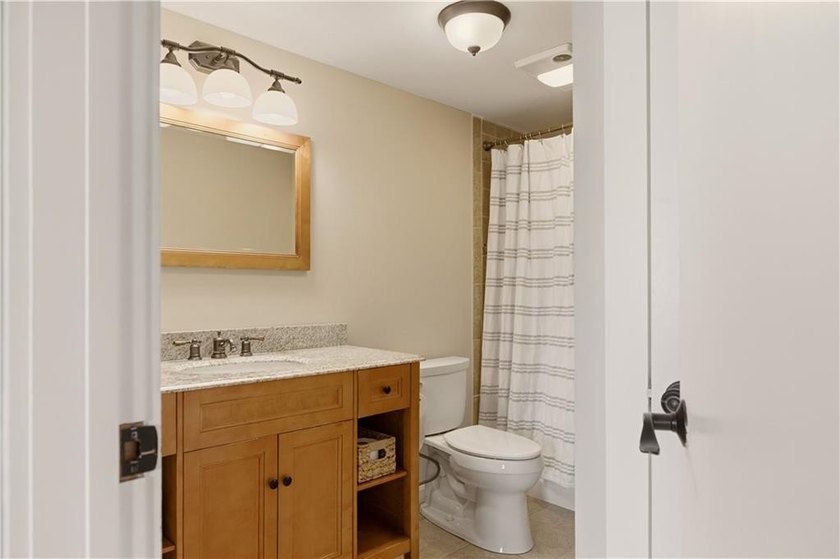 A rare opportunity to own a residence in Hamilton Harbour's - photo 37