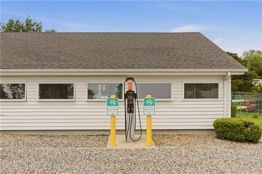 A rare opportunity to own a residence in Hamilton Harbour's - photo 41