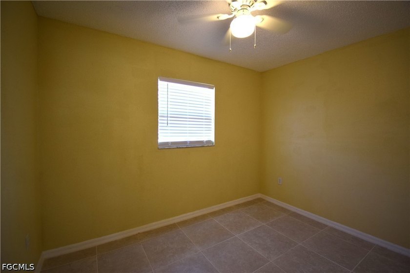 Renovated in 2020, it features a bright eat-in kitchen - photo 4