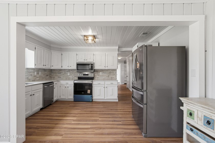 Cute. Updated. Move-in ready. Centrally located. This is a great - photo 11