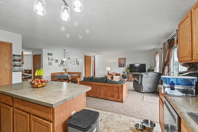 Well into over $30,000 in equity! With a recent appraisal MUCH - photo 12