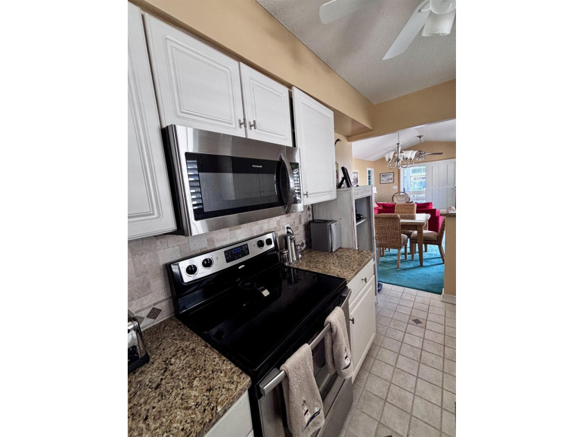 Rare offering of this fully furnished and very well maintained - photo 14