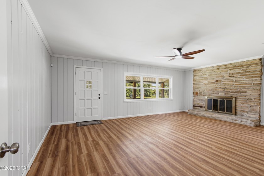 Cute. Updated. Move-in ready. Centrally located. This is a great - photo 17