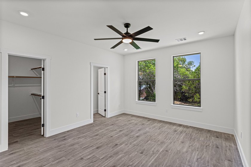 Discover this stunning brand-new 4-bedroom, 2-bathroom home in - photo 17