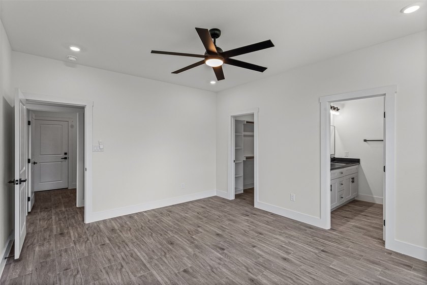 Discover this stunning brand-new 4-bedroom, 2-bathroom home in - photo 18