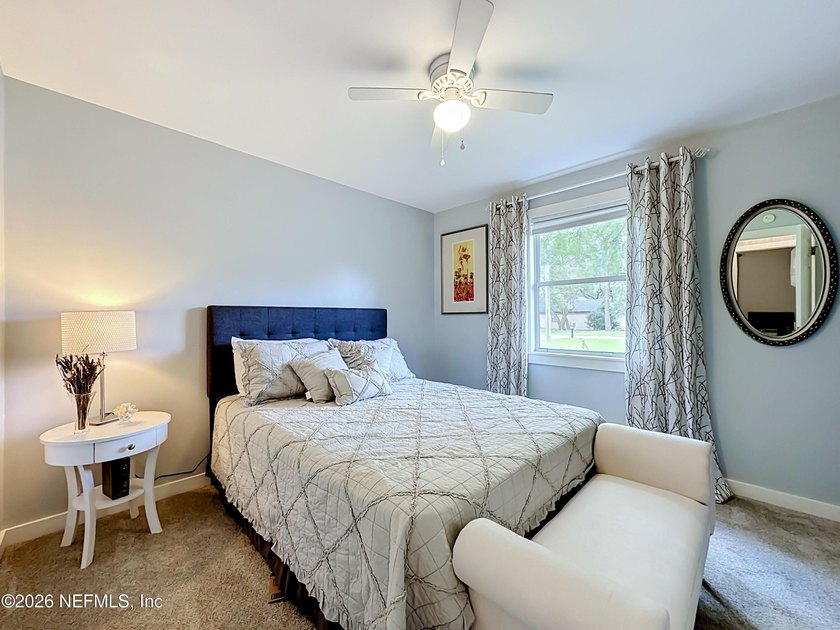Welcome to this beautifully redesigned pool home, professionally - photo 19