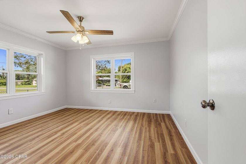 Cute. Updated. Move-in ready. Centrally located. This is a great - photo 23