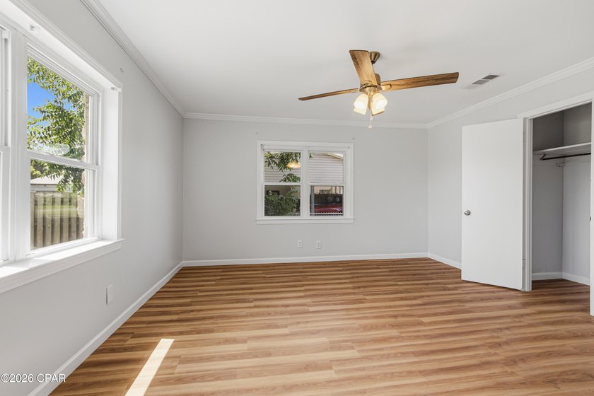 Cute. Updated. Move-in ready. Centrally located. This is a great - photo 28