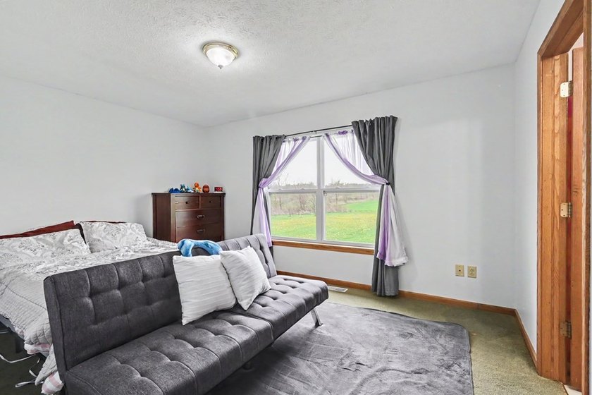 Well into over $30,000 in equity! With a recent appraisal MUCH - photo 28