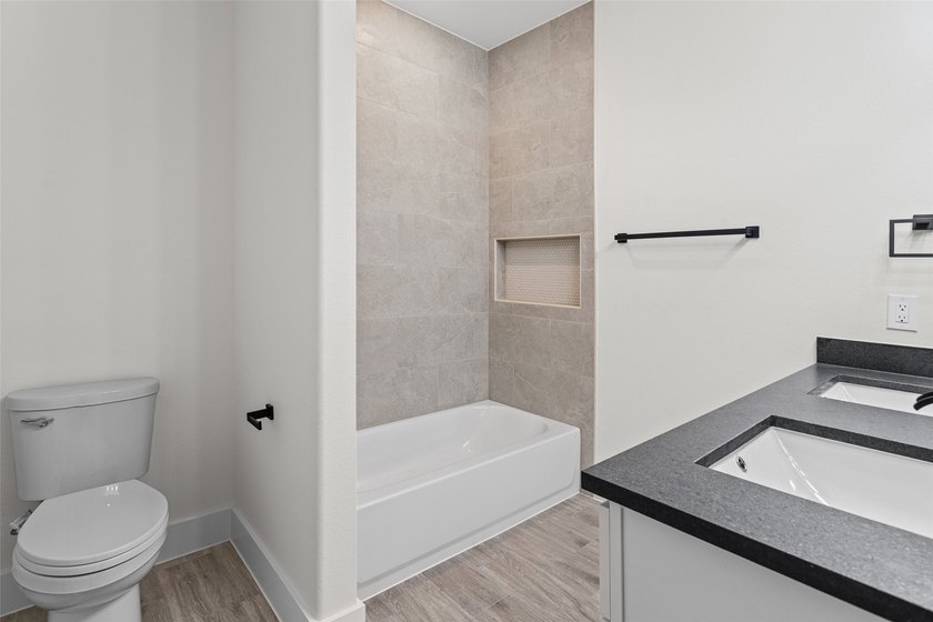 Discover this stunning brand-new 4-bedroom, 2-bathroom home in - photo 31