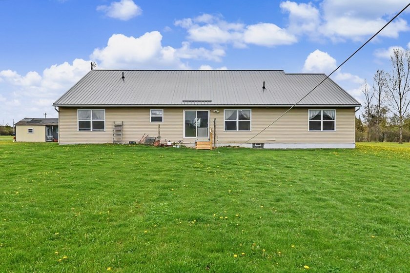 Well into over $30,000 in equity! With a recent appraisal MUCH - photo 32