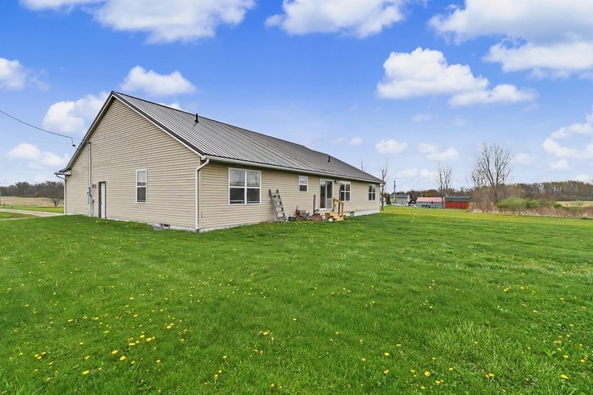 Well into over $30,000 in equity! With a recent appraisal MUCH - photo 33