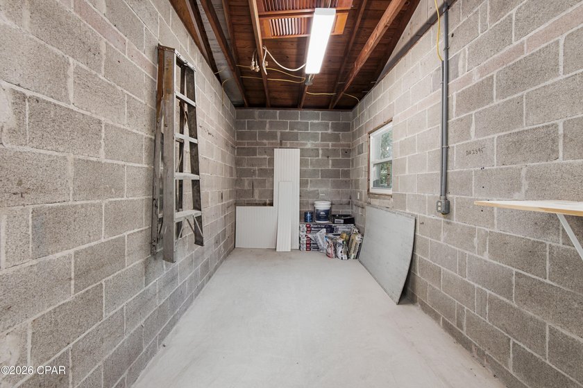 Cute. Updated. Move-in ready. Centrally located. This is a great - photo 34