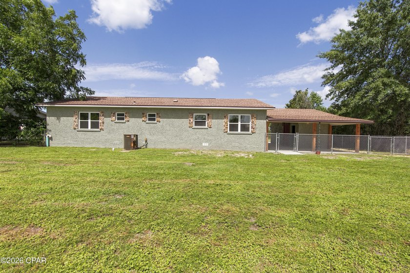 Cute. Updated. Move-in ready. Centrally located. This is a great - photo 36