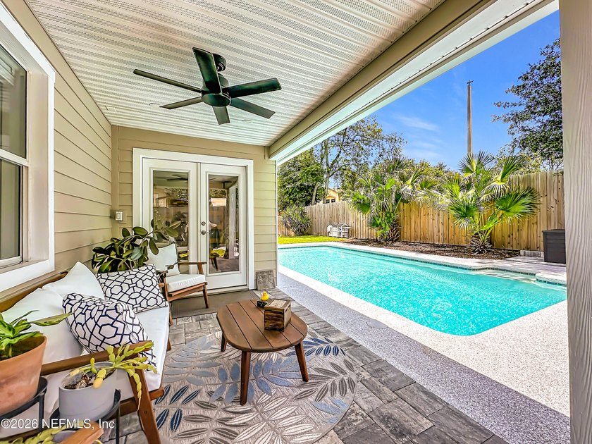 Welcome to this beautifully redesigned pool home, professionally - photo 40