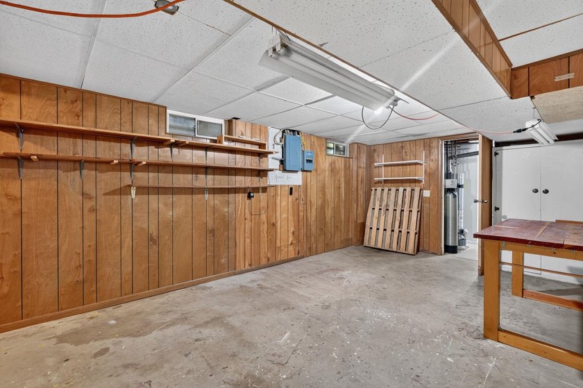 Welcome to your next home ! This home was remodeled in 1982 - photo 34