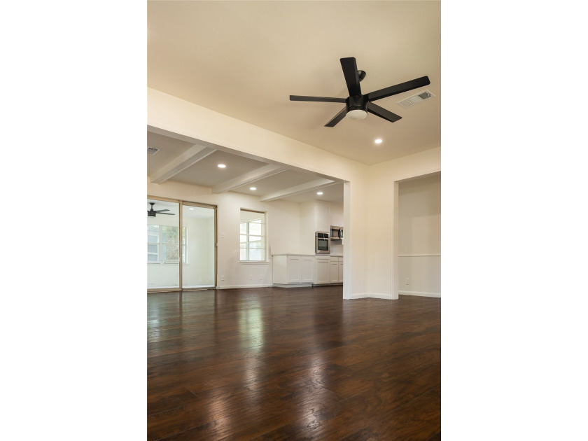 Welcome to this beautifully remodeled 3-bedroom, 2-bath home - photo 5