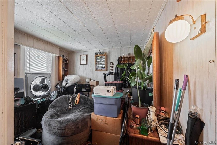 Incredible opportunity to restore and reimagine this spacious - photo 15