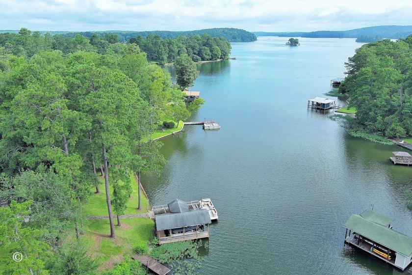 Wake up to breathtaking long-range views of Lake Harding from - photo 24