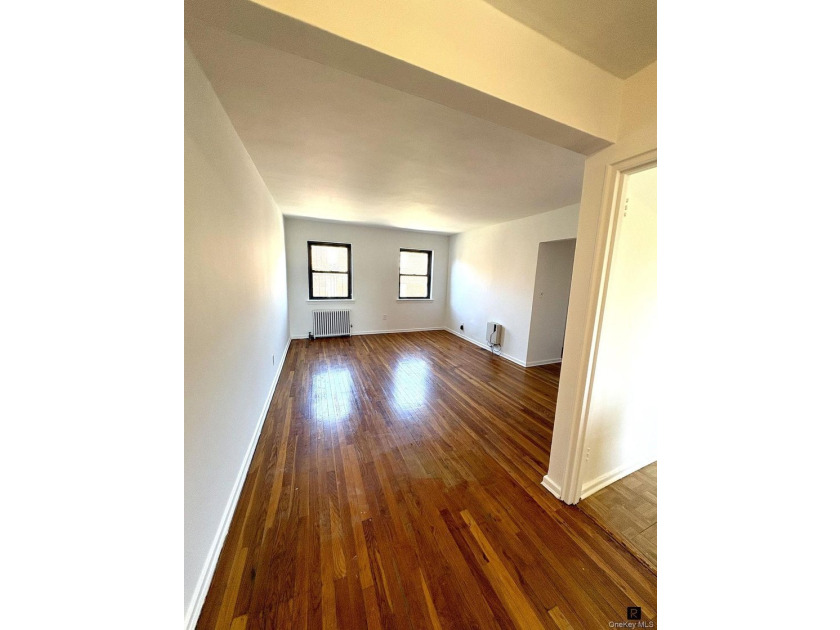 RARELY AVAILABLE,  *Sponsor Unit * -- NO interview, NO - photo 3