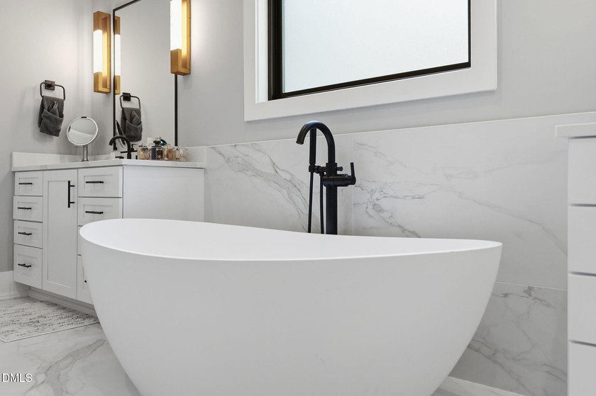 A 2023 Parade of Homes Entry. Thoughtfully designed and - photo 18