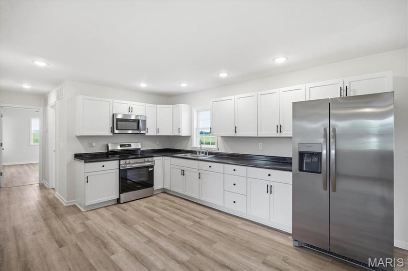 Whether you're searching for a full-time residence or the - photo 9