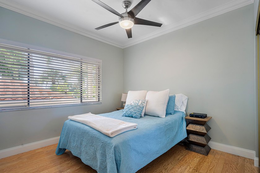 Beautiful 2 bed 2 bath unit overlooking the intercoastal - photo 13