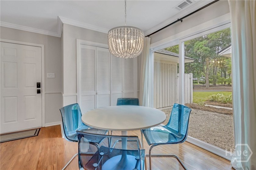 Welcome to your new sanctuary! Nestled in a serene neighborhood - photo 18