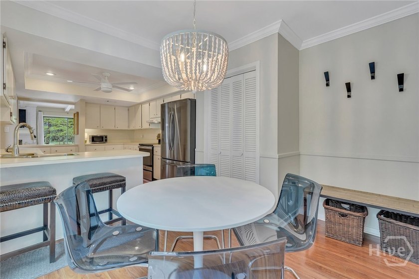 Welcome to your new sanctuary! Nestled in a serene neighborhood - photo 19