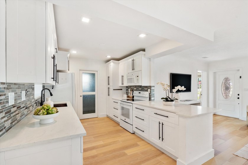 Turnkey Coral Heights home in the highly sought-after Floranada - photo 10