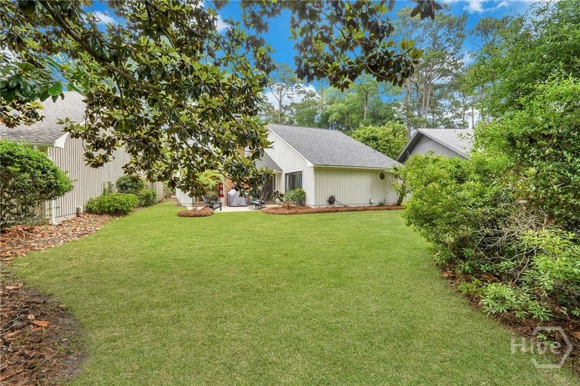 Welcome to your new sanctuary! Nestled in a serene neighborhood - photo 35