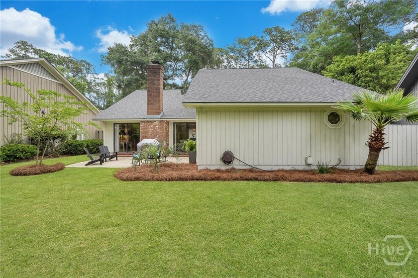 Welcome to your new sanctuary! Nestled in a serene neighborhood - photo 37