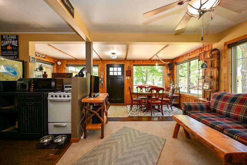 Escape to this charming four-season cabin on highly sought-after - photo 37