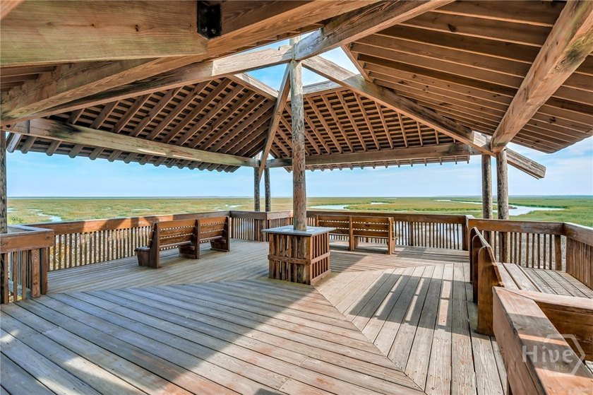 Welcome to your new sanctuary! Nestled in a serene neighborhood - photo 42