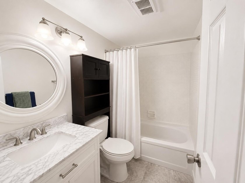 Beautifully maintained turnkey condo in a gated 55+ active adult - photo 10