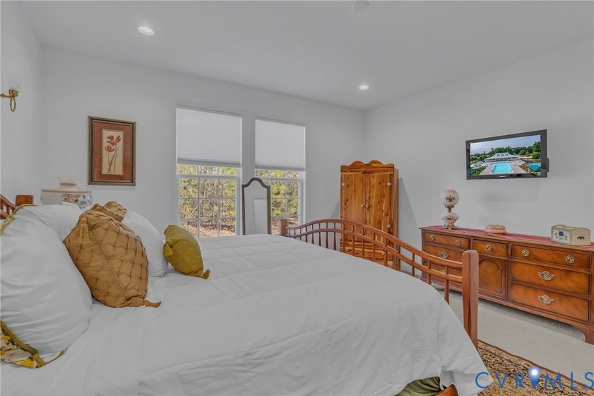 Welcome to 25 Essie Court - a 2022-built ranch-style home in the - photo 9